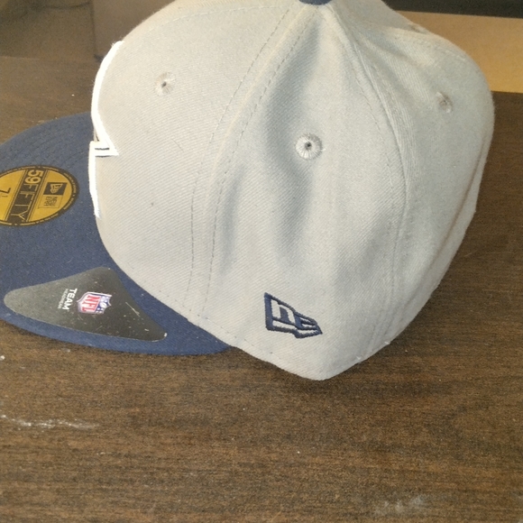 Used Dallas cowboy fitted hat size 7 1/4 - Picture 2 of 5